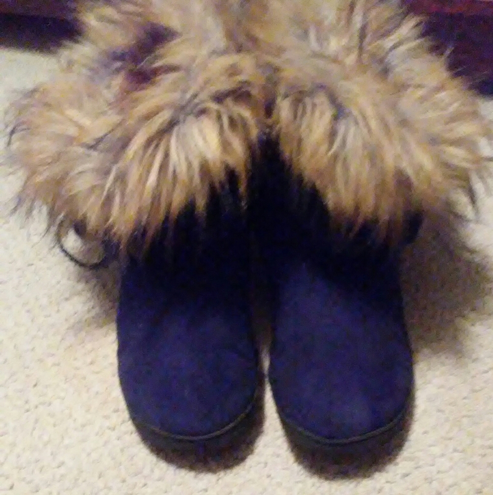 Boots - Picture 2 of 3